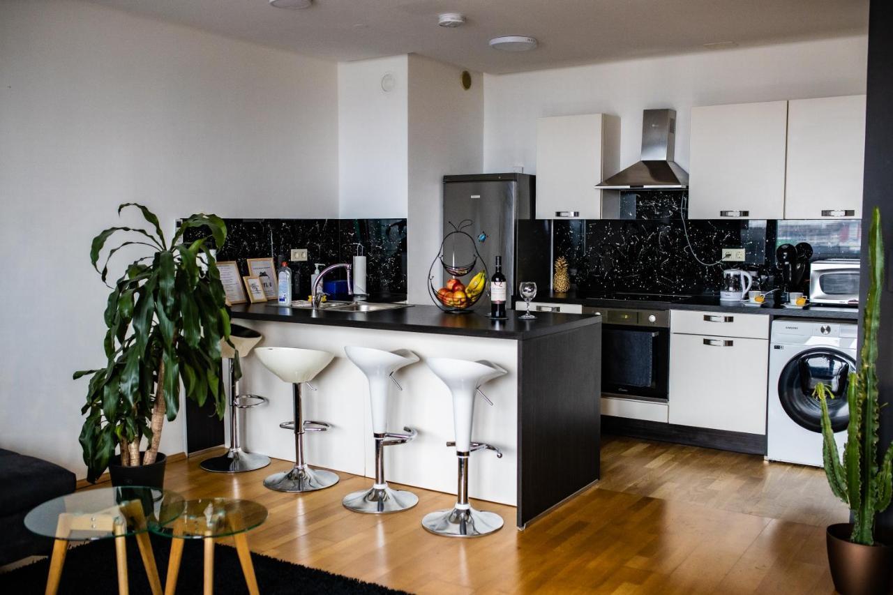 Hermes Apartment & 2 Free Garage Secured Parkings Ljubljana Exteriör bild